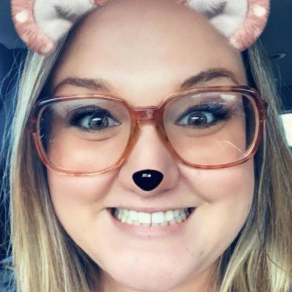 Meet your Posher, Mckenzie - Picture 1 of 1